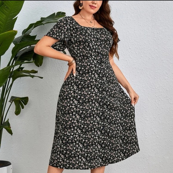 NWOT Plus Ditsy Floral Print Square Neck Butterfly Sleeve Dress - Picture 1 of 6